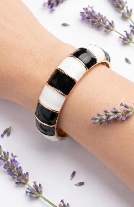 B & W Broad Interlock Bangle